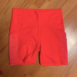 Fabletics On the Go High Waisted 6” Short